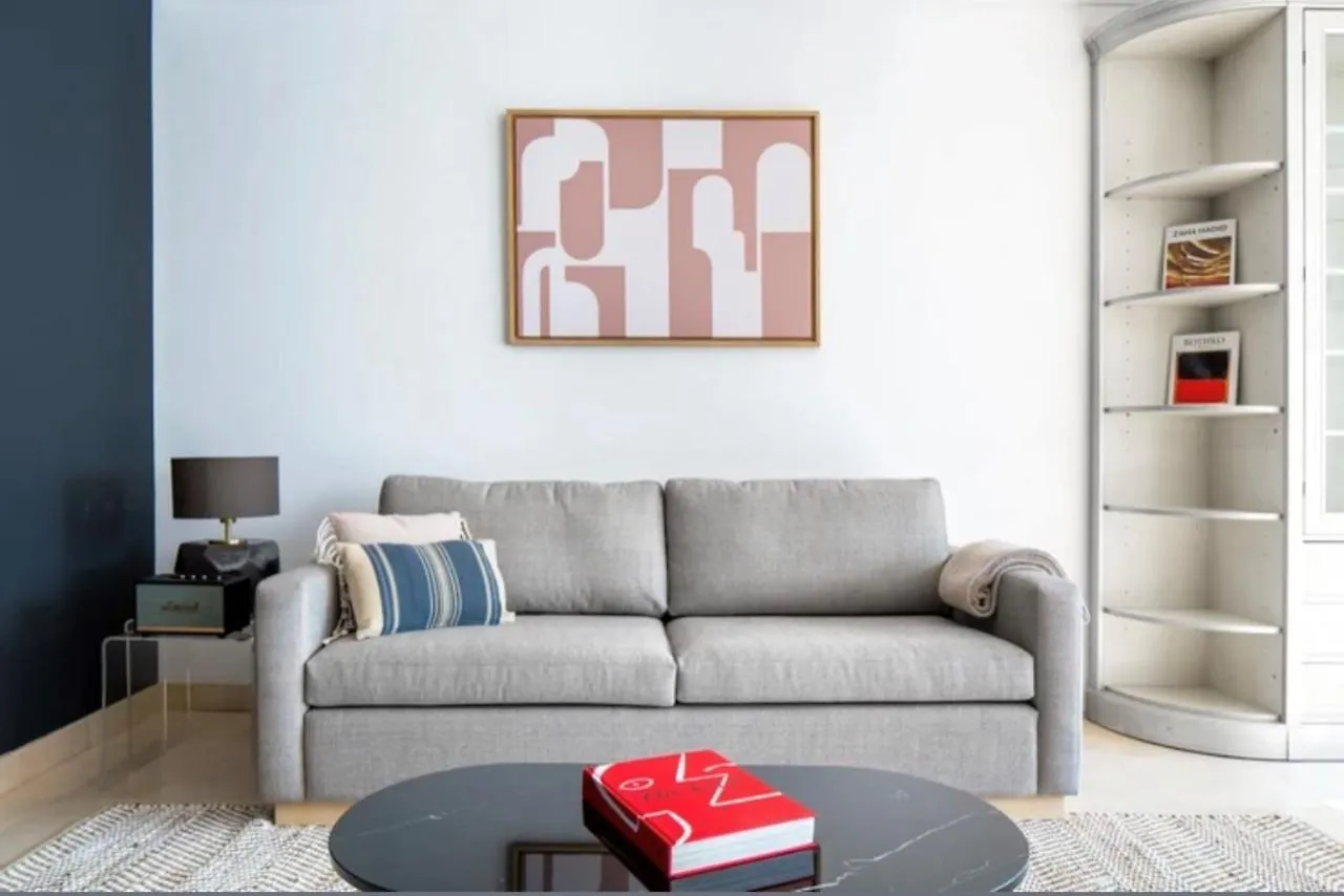 Bright 1Bedroom Apartment Centrally Located With Most Beautiful Views From Seine At 10 Minutes Walking From Beaugrenelle Shopping Mall And Eiffel Tower París